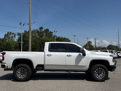 Used 2024 Chevrolet Silverado 2500 High Country w/ Technology Package AWD/4WD image 8