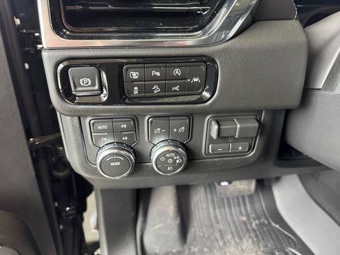 New 2026 GMC Yukon XL Denali w/ Denali Reserve Package image 21