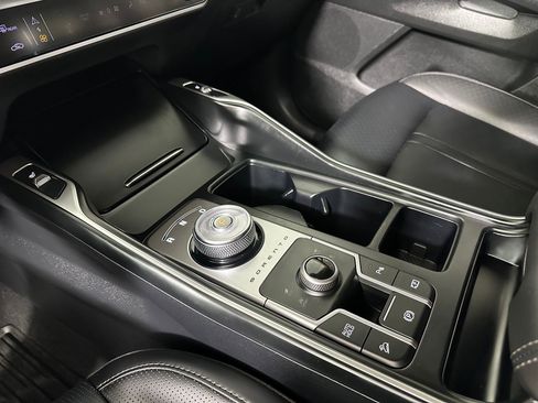 Used 2025 Kia Sorento EX image 16