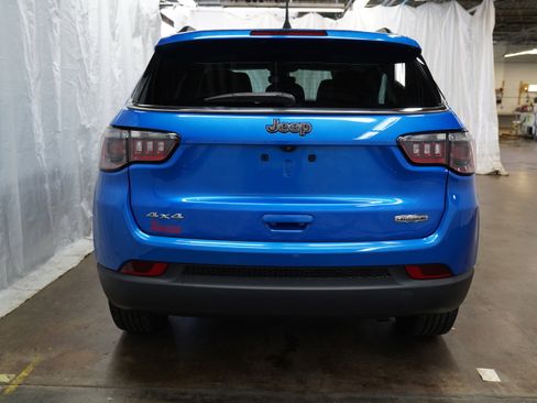 Used 2022 Jeep Compass Latitude w/ Sun and Sound Group AWD/4WD image 6