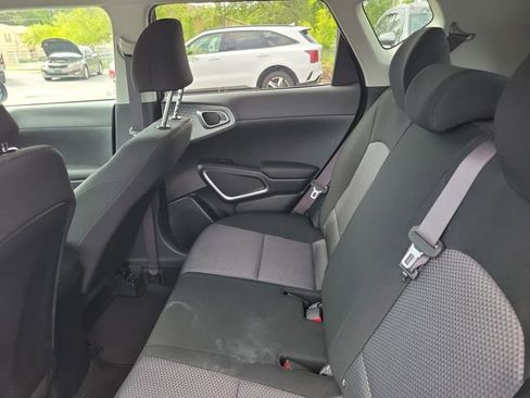 Used 2024 Kia Soul LX FWD image 27