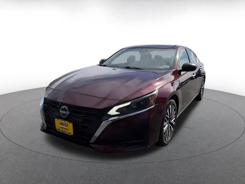 Used 2025 Nissan Altima 2.5 SV FWD image 5