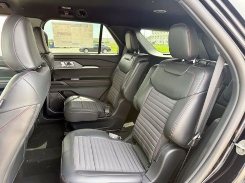 New 2026 Ford Explorer ST-Line AWD/4WD image 12