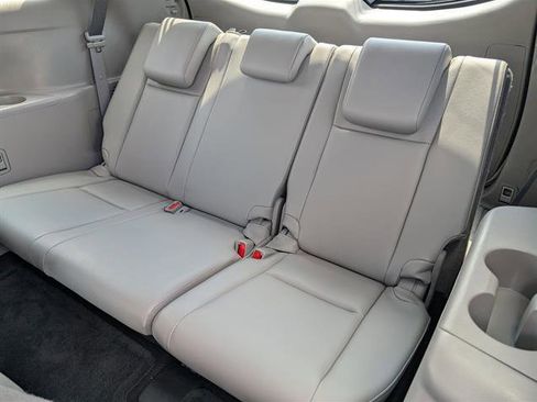Used 2019 Toyota Highlander XLE image 11