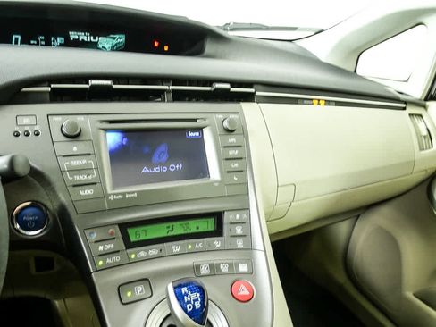 Used 2014 Toyota Prius Three w/ Solar Roof Package FWD image 12