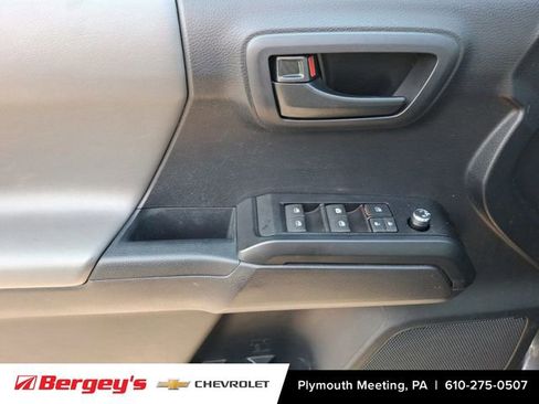 Used 2017 Toyota Tacoma SR w/ Tow Package AWD/4WD image 15