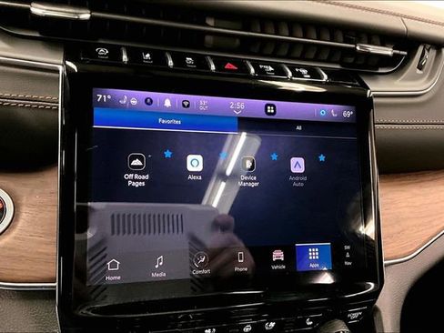 Used 2025 Jeep Grand Cherokee Summit image 36