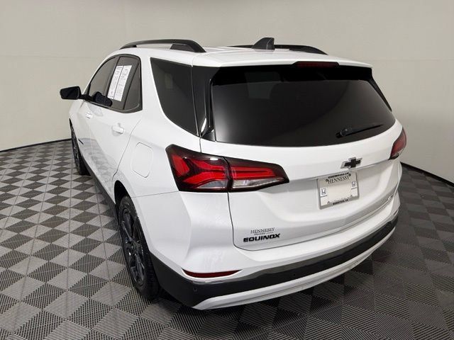 Used 2022 Chevrolet Equinox RS w/ RS Leather Package FWD image 4
