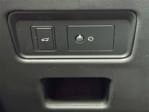 Used 2020 Land Rover Discovery HSE image 20