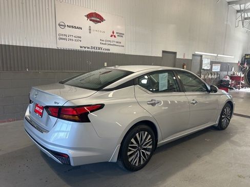 Certified 2023 Nissan Altima 2.5 SV image 3