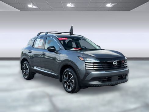 Certified 2026 Nissan Kicks SR FWD image 11