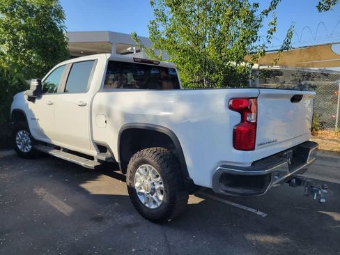 Used 2023 Chevrolet Silverado 2500 LT w/ Convenience Package AWD/4WD image 4