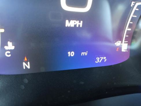 New 2026 Chrysler Pacifica Select w/ S Appearance Package image 6