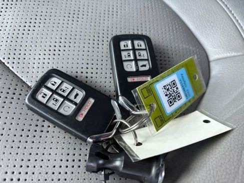 Used 2022 Honda Odyssey Elite image 24