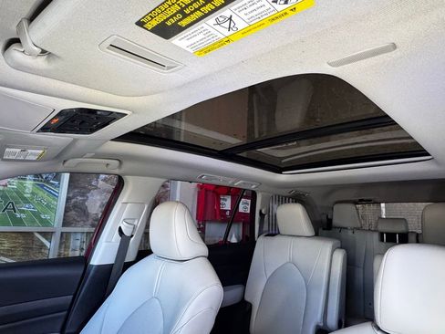 Used 2024 Toyota Grand Highlander XLE image 40
