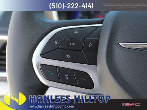 Used 2024 Chrysler Pacifica Touring-L FWD image 30