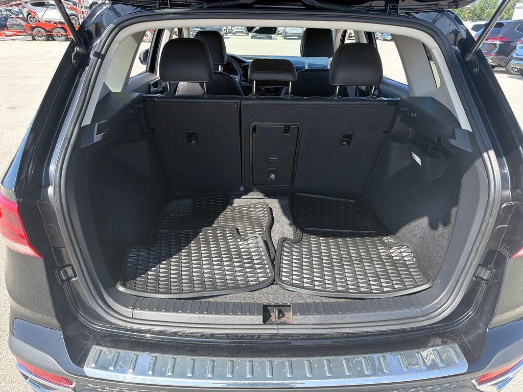 Used 2024 Volkswagen Taos SE AWD/4WD image 27