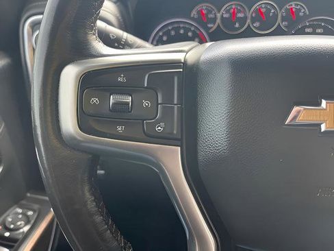 Used 2021 Chevrolet Silverado 1500 LT AWD/4WD image 17