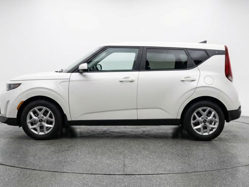 Used 2025 Kia Soul LX w/ LX Technology Package image 5