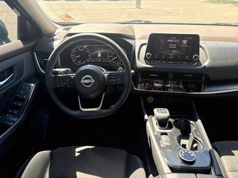 Used 2022 Nissan Rogue SV AWD/4WD image 11
