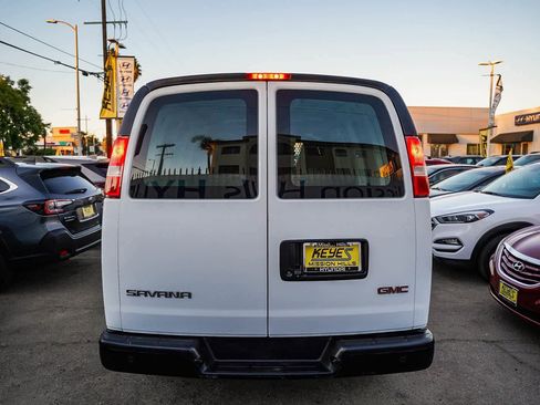 Used 2022 GMC Savana 2500 w/ Driver Convenience Package image 7