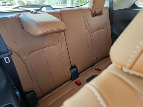 Used 2023 INFINITI QX60 Sensory w/ Vision Package AWD/4WD image 17
