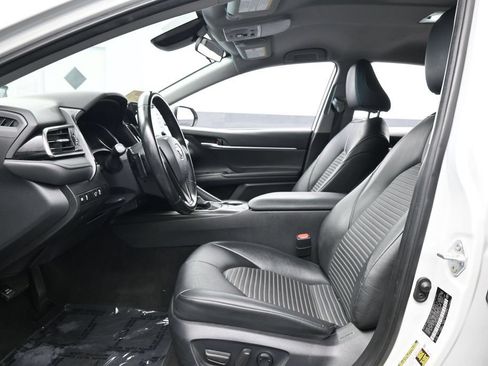 Used 2023 Toyota Camry SE FWD image 11