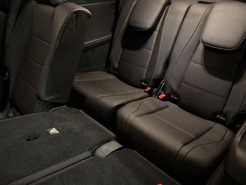 New 2026 Mercedes-Benz GLS 450 4MATIC image 14