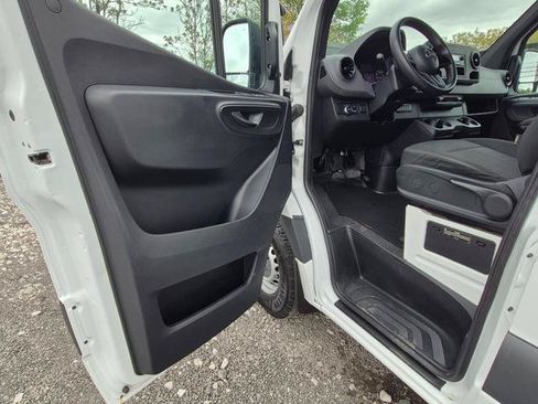 Used 2021 Mercedes-Benz Sprinter 2500 image 6