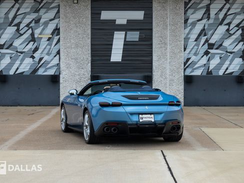 Used 2024 Ferrari Roma Spider RWD image 11