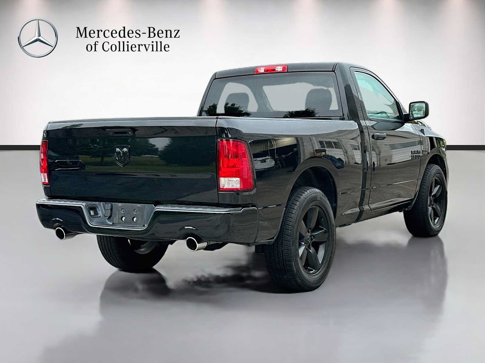 Used 2018 RAM 1500 Express w/ Black Ram 1500 Express Group RWD image 5