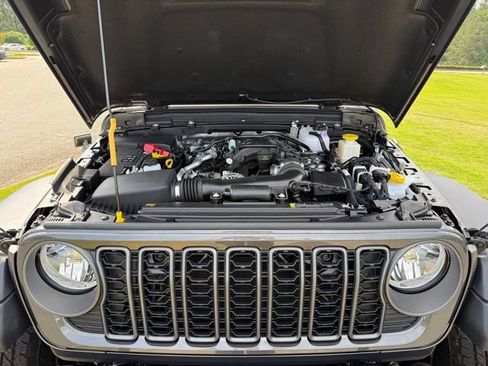New 2026 Jeep Gladiator Sport AWD/4WD image 32