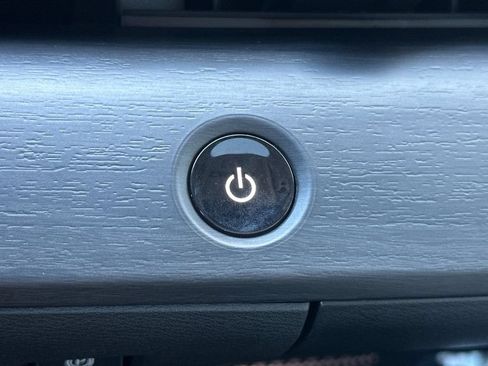 Used 2024 Nissan Ariya FWD image 22