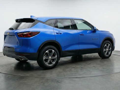 Used 2025 Chevrolet Blazer LT FWD image 9