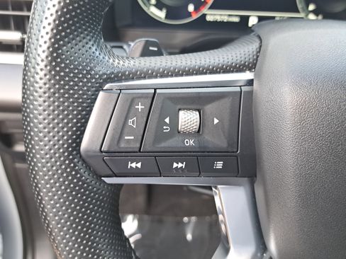 Used 2024 Mitsubishi Outlander SE FWD image 18