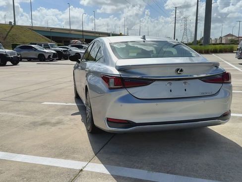 Used 2024 Lexus ES 300h Ultra Luxury w/ Accessory Package (Z2) image 7