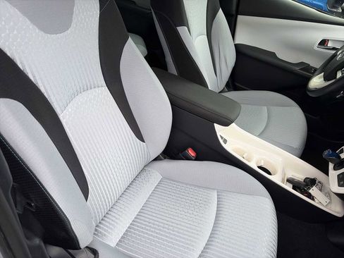 Used 2016 Toyota Prius Three Touring image 25