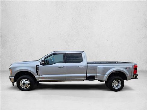 Used 2023 Ford F350 Lariat w/ Lariat Ultimate Package AWD/4WD image 8