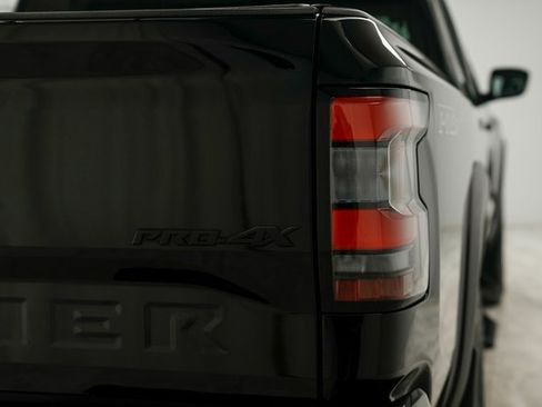 Used 2024 Nissan Frontier PRO-4X w/ Off-Road Protection Package image 7