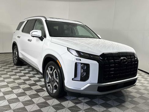 Used 2025 Hyundai Palisade SEL FWD image 2