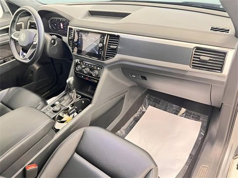 Used 2022 Volkswagen Atlas Cross Sport SEL image 11
