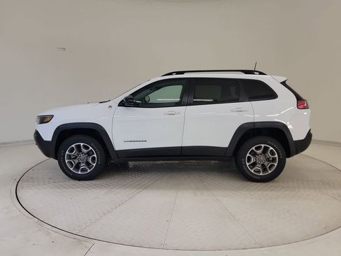 Used 2022 Jeep Cherokee Trailhawk image 2