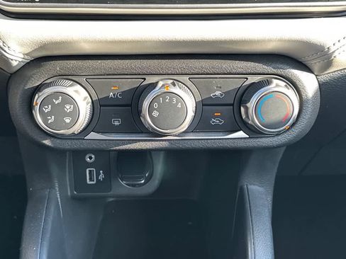 Used 2020 Nissan Versa SV image 21