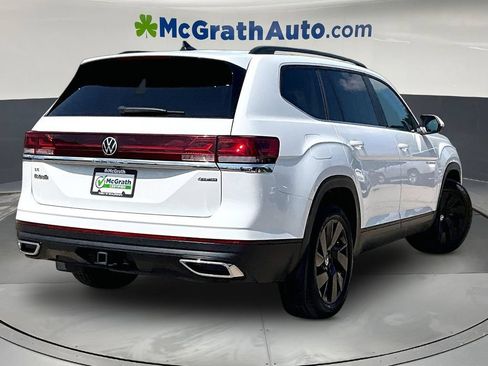 Used 2024 Volkswagen Atlas SE AWD/4WD image 7