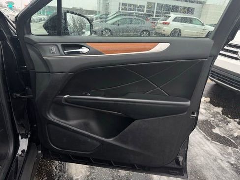 Used 2019 Lincoln MKC Select w/ Select Plus Package image 15