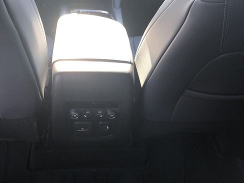 Used 2023 Buick Enclave Premium AWD/4WD image 15