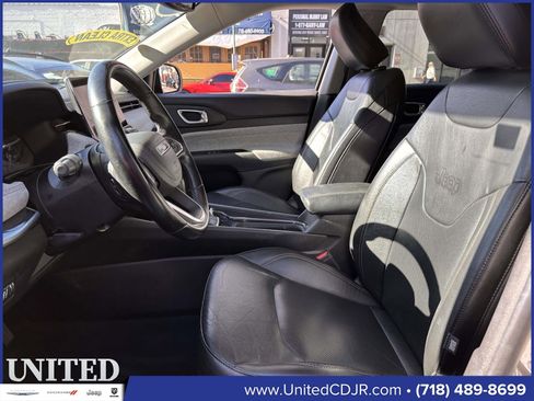 Used 2022 Jeep Compass Latitude image 16