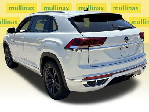 Used 2021 Volkswagen Atlas Cross Sport SE w/ V6 Towing Package image 9
