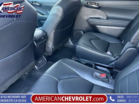 Used 2023 Toyota Highlander XLE FWD image 15