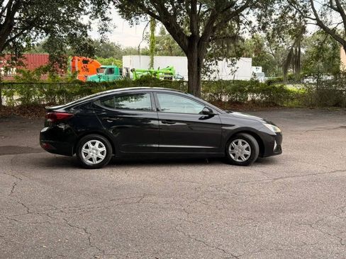 Used 2020 Hyundai Elantra SE FWD image 4